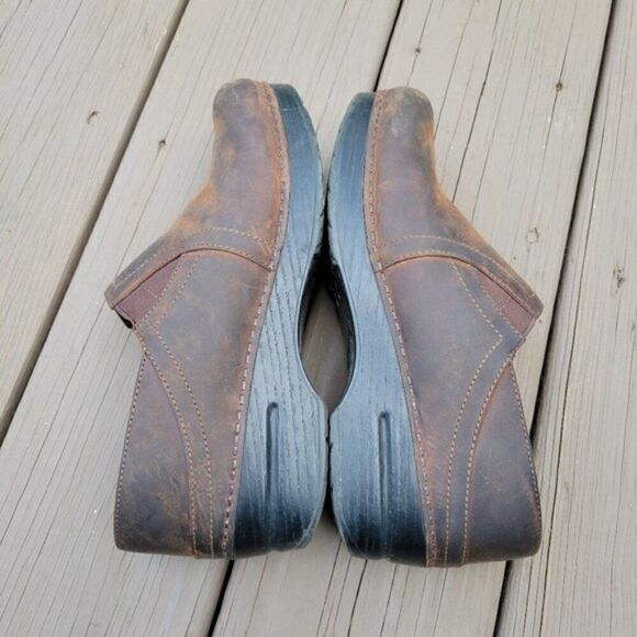 Dansko Professional Pepper Brown Oiled Leather Platform Distressed Clogs 39 - Picture 3 of 10